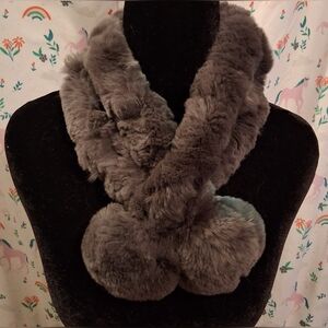 EUC Belle Fare Ottawa Grey & Aqua Rex Rabbit Elegant Luxury Pull-Thru Scarf Wrap